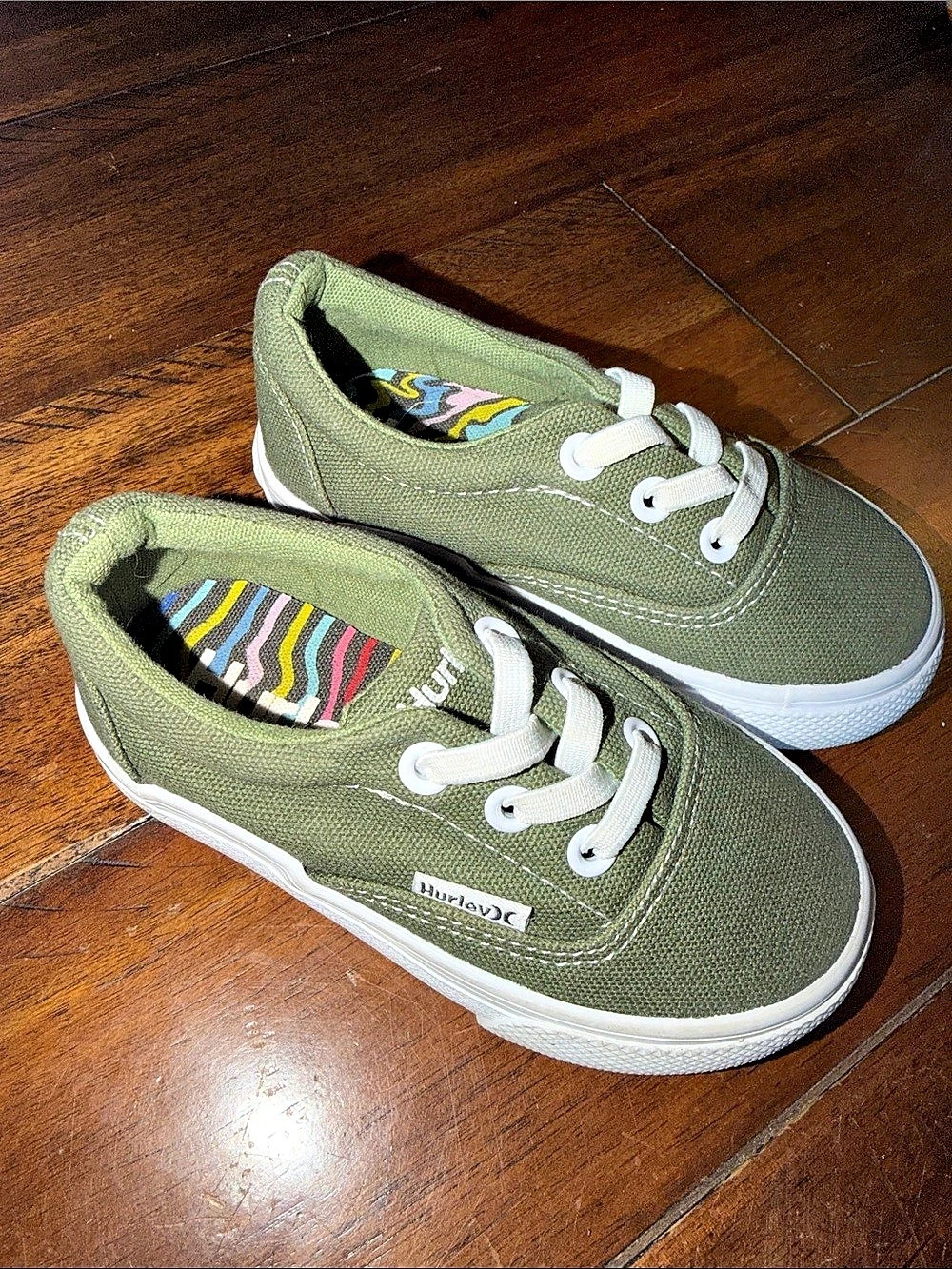 Hurley  Green Canvas Sneakers US 7